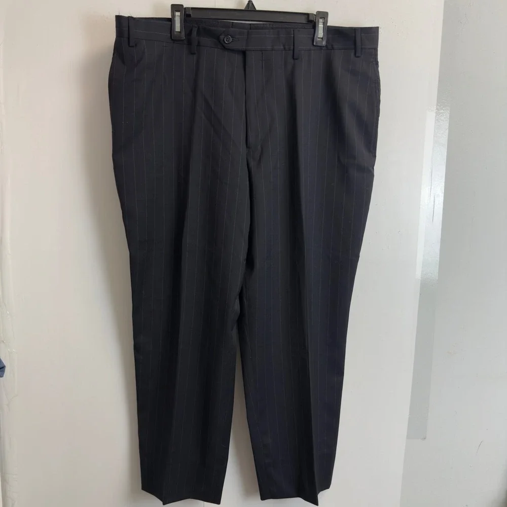 Jos A Bank Signature Collection Mens 46S Navy Pinstripe‎ Wool Suit Gordon 40X28